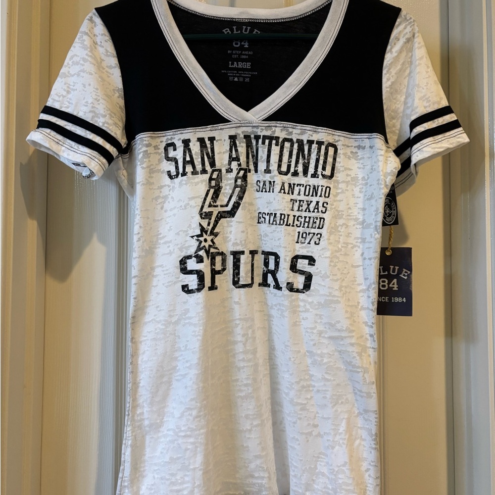 NWT Blue84 San Antonio Spurs Black and White V-Neck Tee